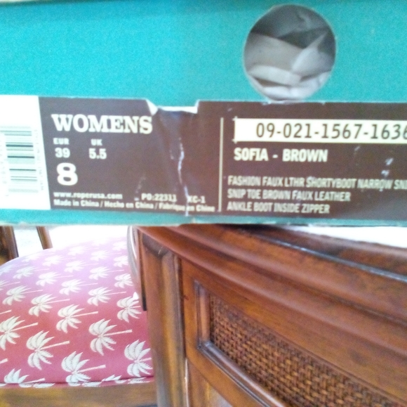 Faux Leather Ankle Boot w/inside zipper Sz 8 - Picture 3 of 3